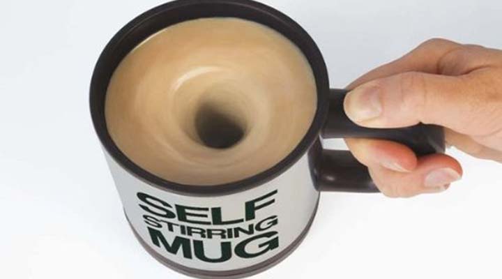 tasse qui mélange automatiquement votre café mug