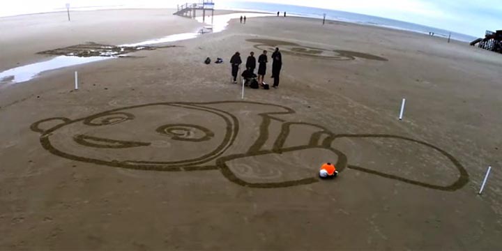 robot disney robotique research sable dessin plage
